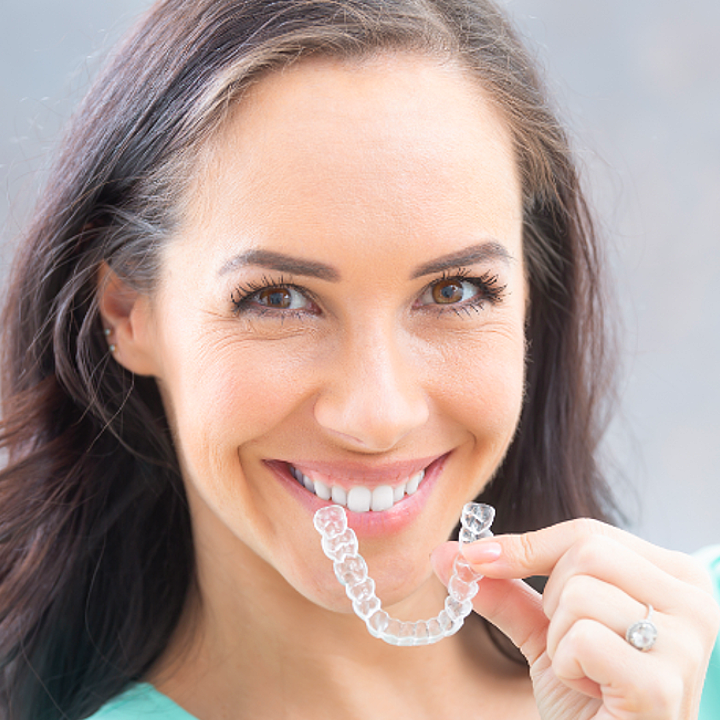 Invisalign and Arvada Family and Cosmetic Dentistry_teeth whitening arvada